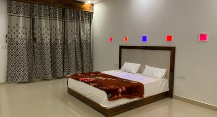 RADHA RANI MAHAL Room Type - Deluxe