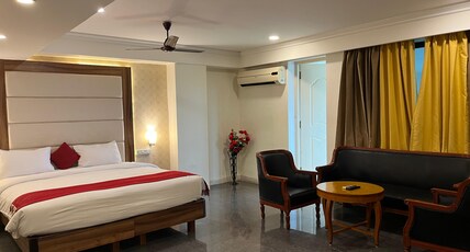 DFRONT Golden Palace Room Type - Premium Deluxe Room