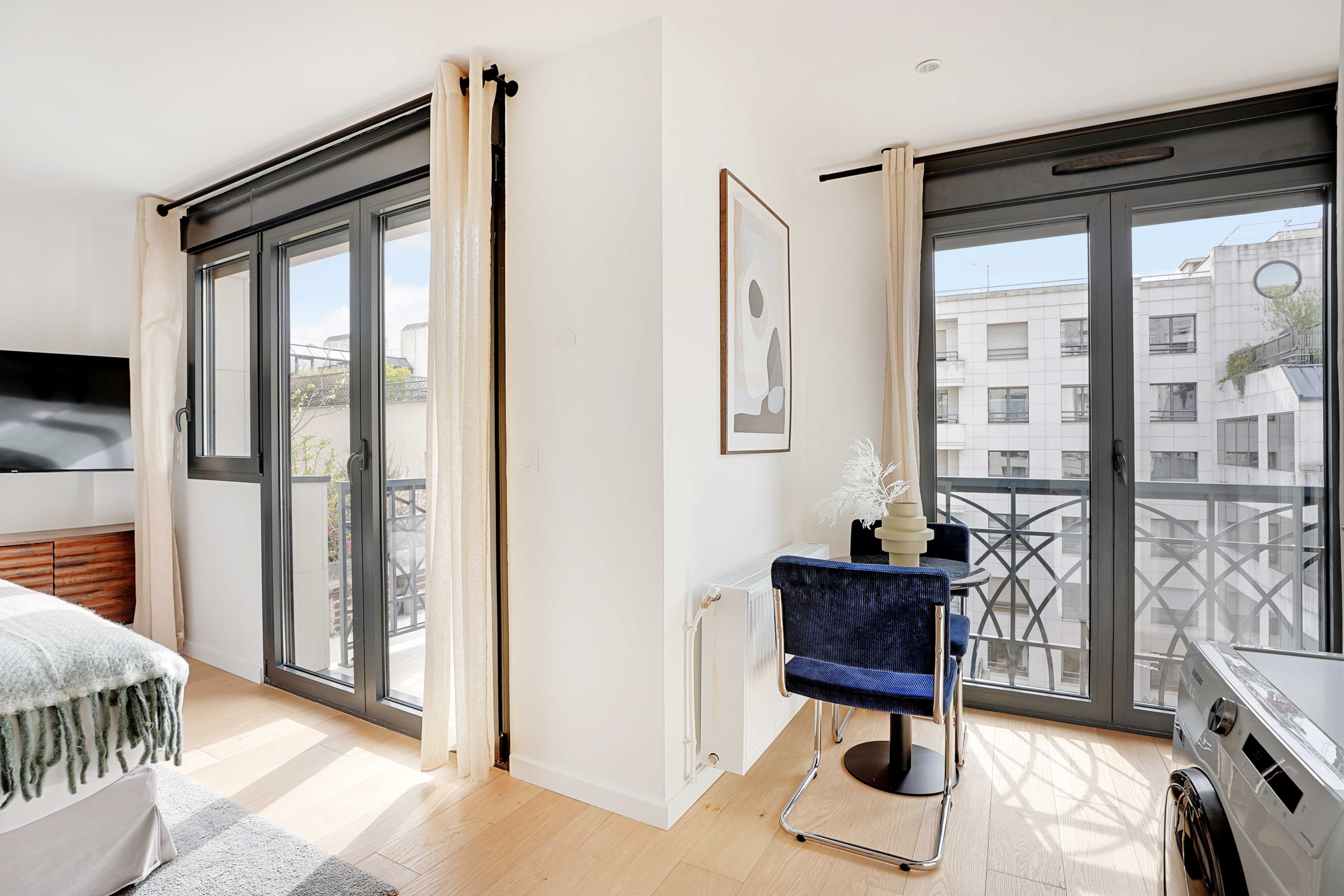Pleasant & Spacious Studio - Levallois-Perret 402 - Tap to explore photos