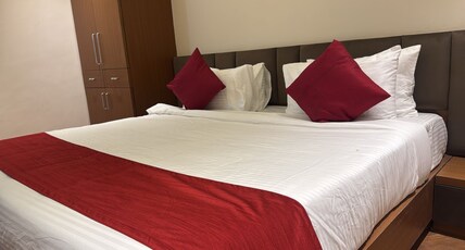 Hotel Golden Bird Room Type - Deluxe Room
