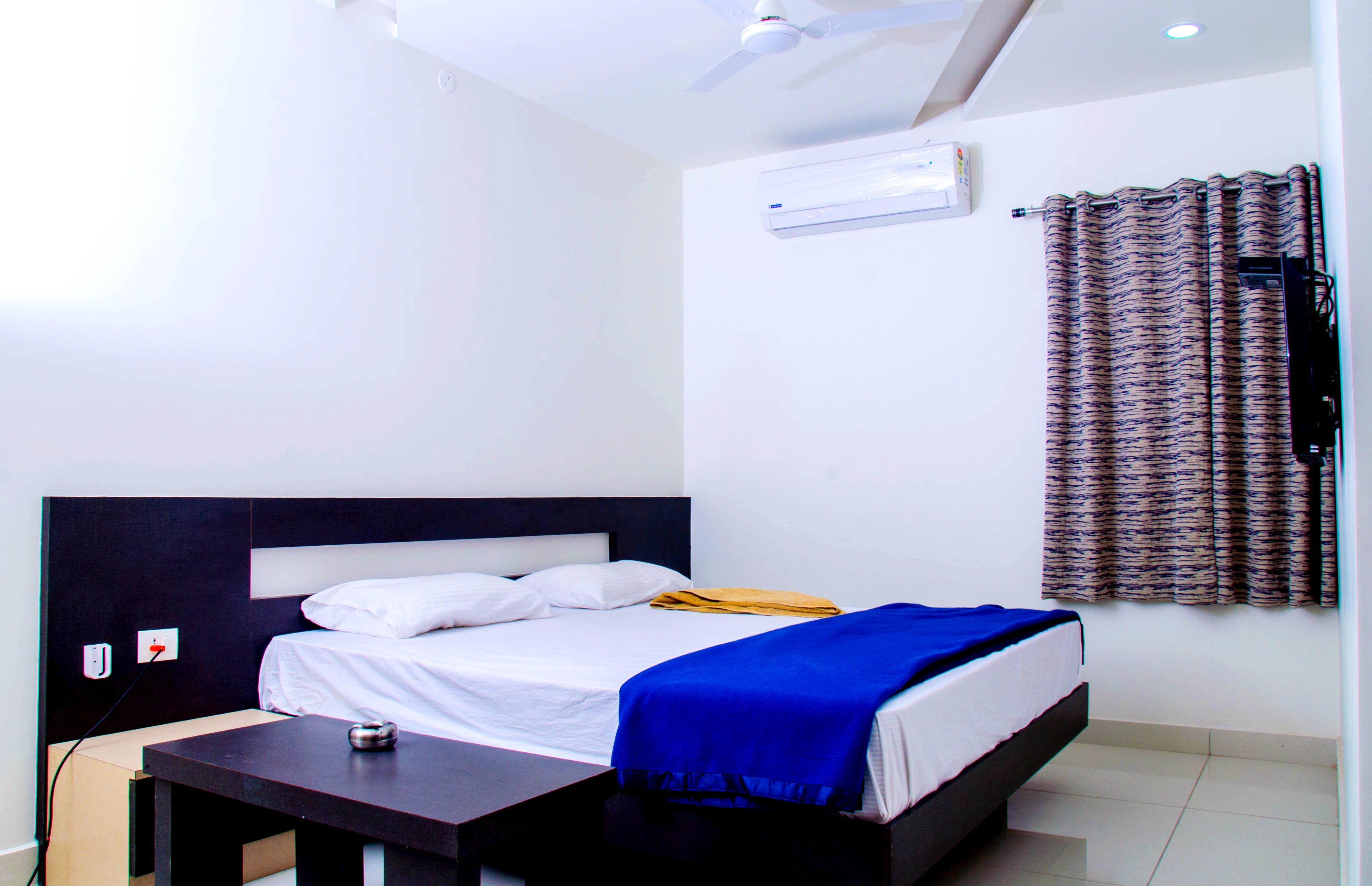 Hotel VJR - Tap to explore photos