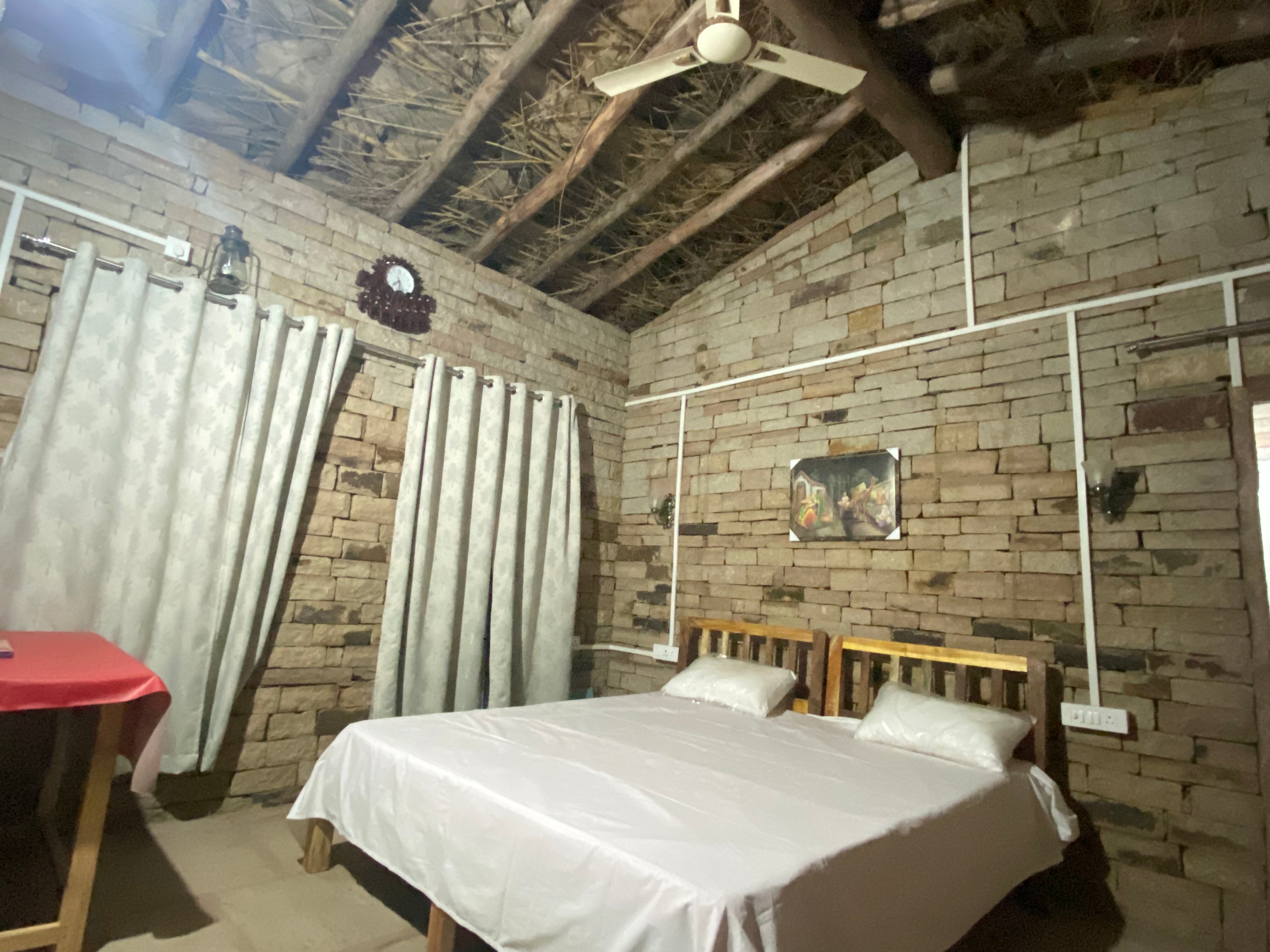 Dhruv Tara Homestay - Tap to explore photos