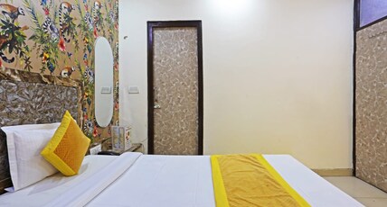 Radha krishna dx Room Type - Deluxe non ac room