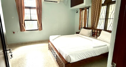 Kolam Dingai Serviced Residence, Kotturpuram Room Type - Premier King Room-R4