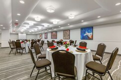 Rooms of ${hotel_name}