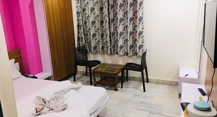 Kachhawa Hotel & Restaurant Room Type - Deluxe room