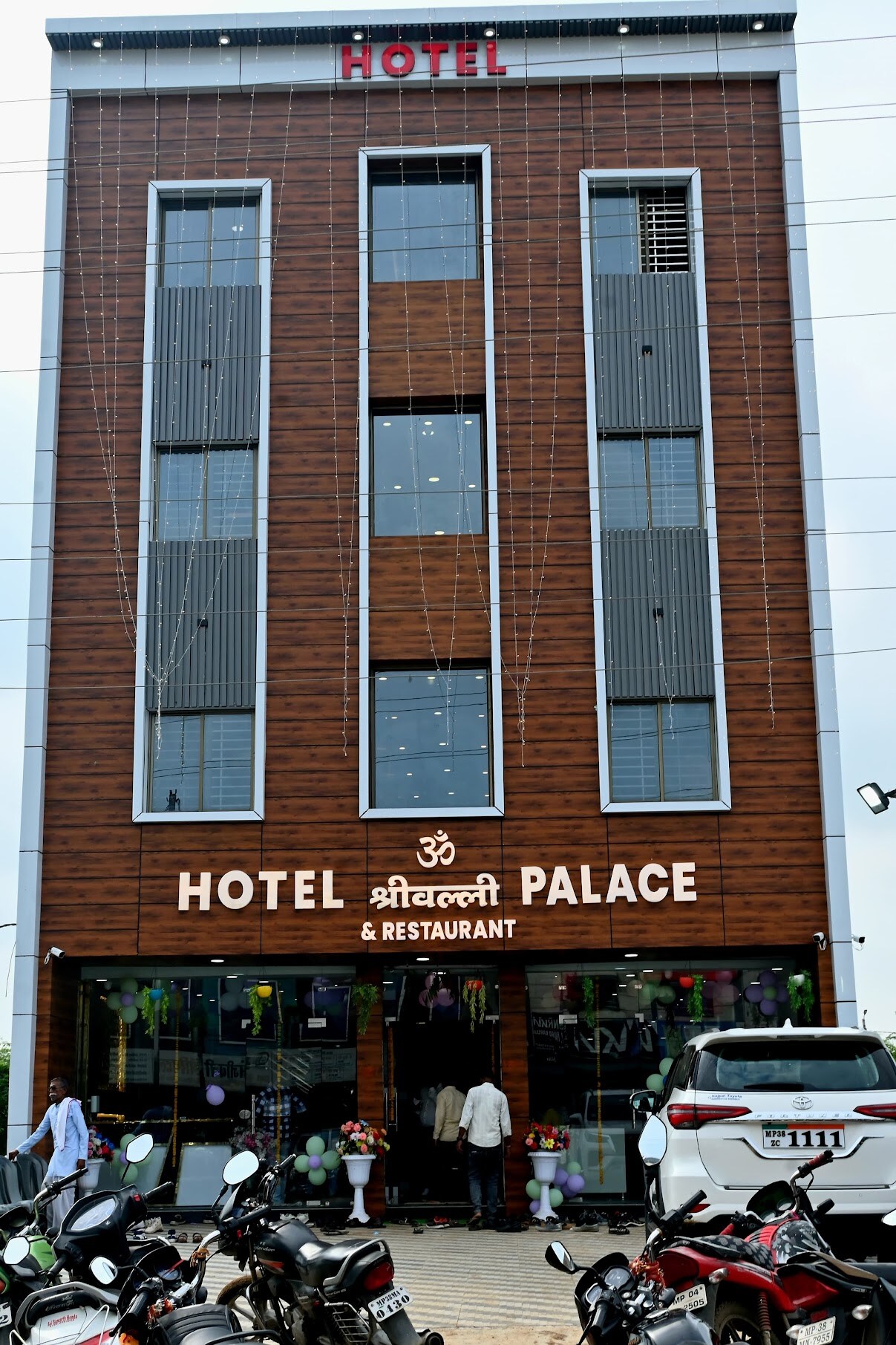 HOTEL SHRIVALLI PALACE & RESTORANT - Tap to explore photos
