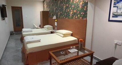 HOTEL FLAMINGO Room Type - 1 Bedroom Suite with Air Conditioning