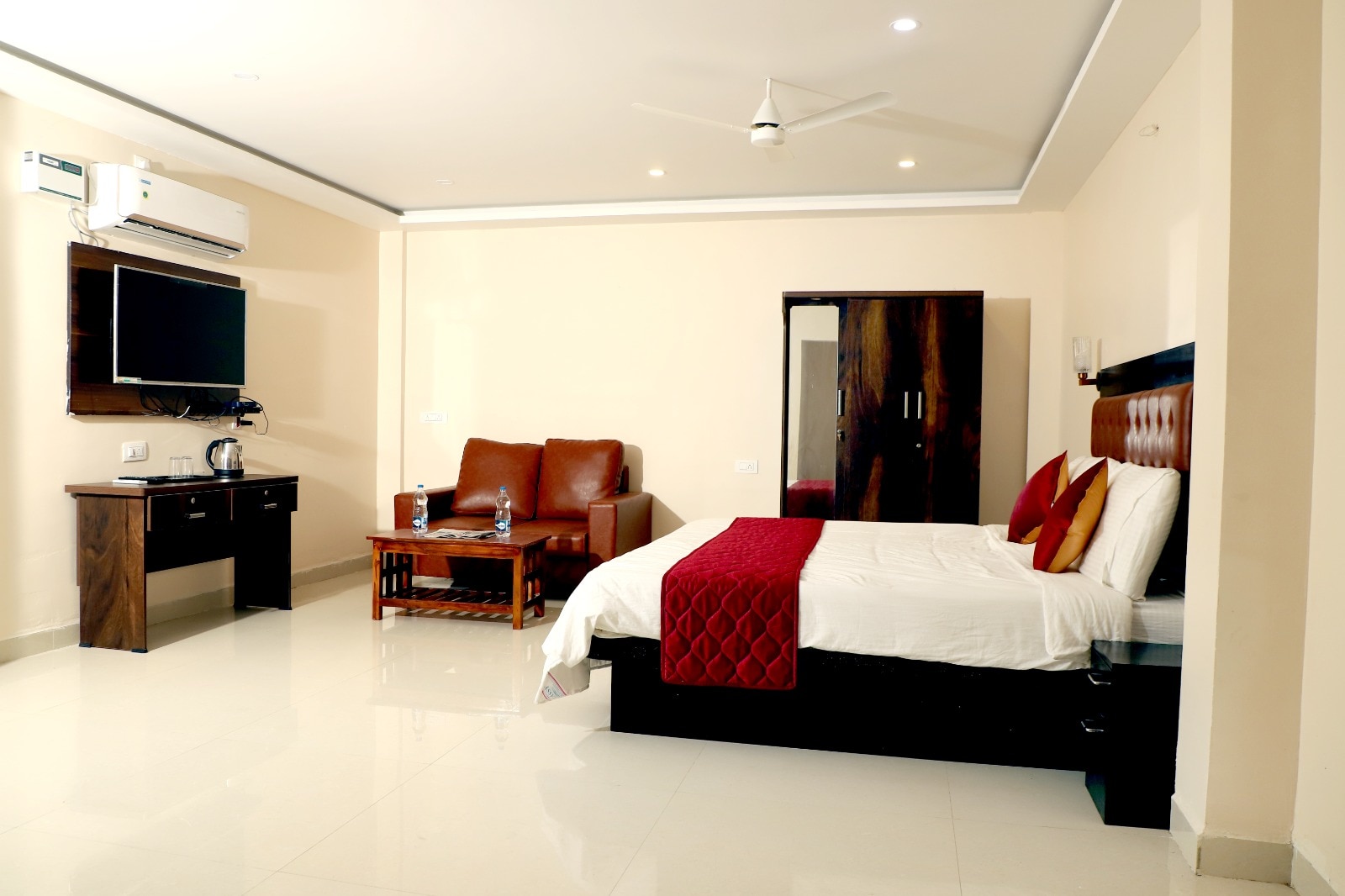 AK RESIDENCY - Tap to explore photos