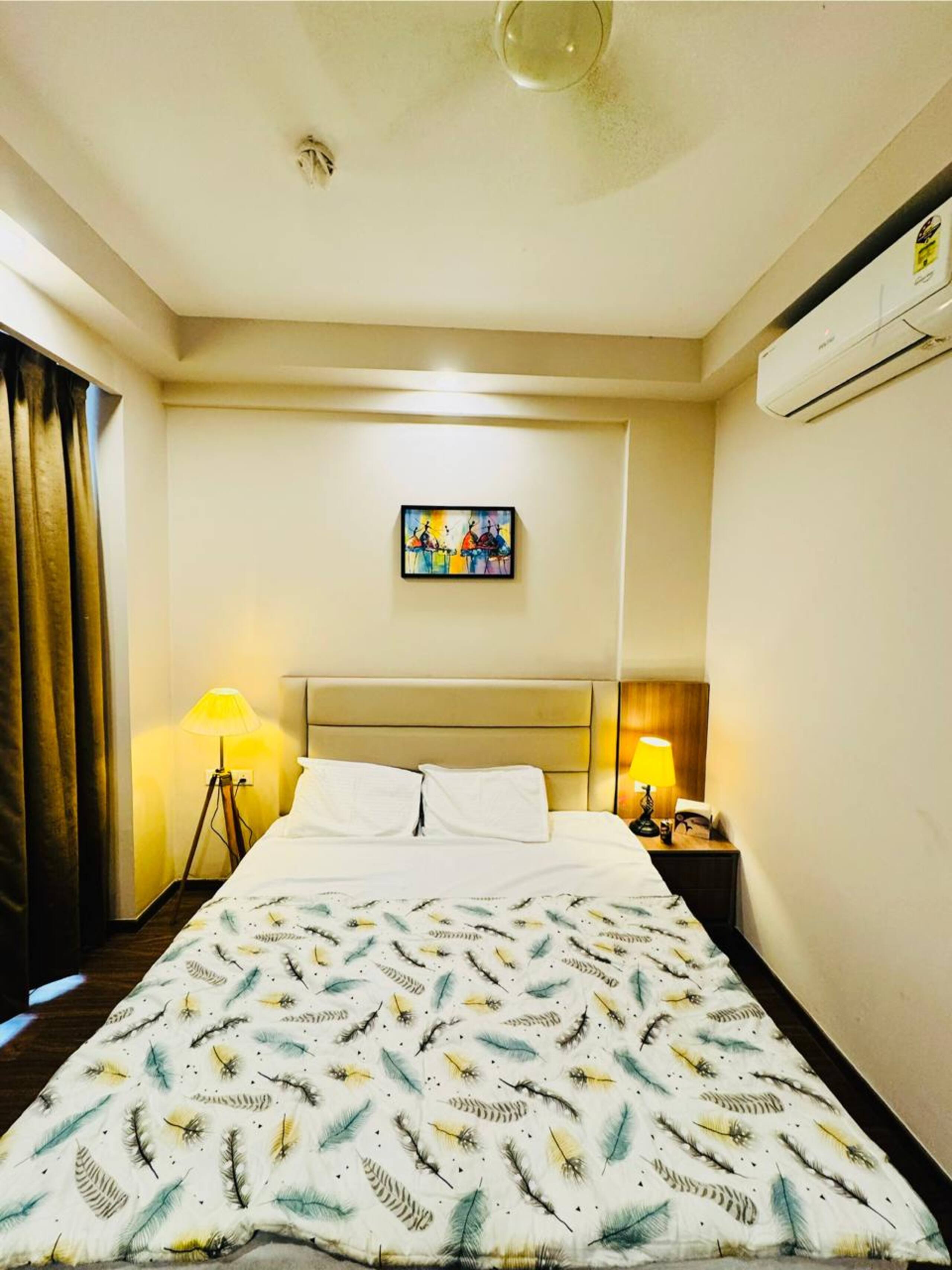 The Secret Stay Romantic Escape for Couples - Tap to explore photos