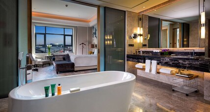 Hilton Urumqi Room Type - PREMIER ONE BEDROOM SUITE