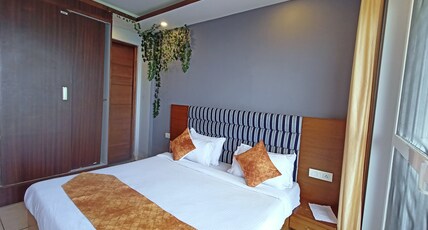 Pine Peak Kasauli Room Type - Jungle Valley Room