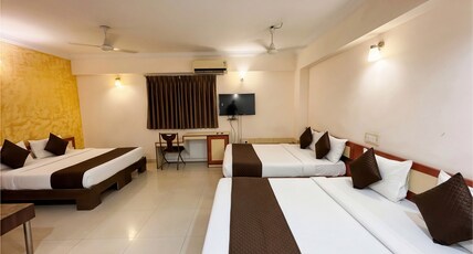 Hotel Paradise Room Type - Family AC Six Bed