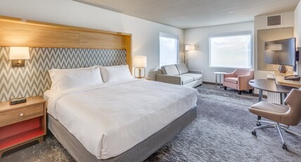 Holiday Inn Hotel & Suites Bellingham, an Ihg Hotel Room Type - 1 King Standard Sofa Bed Holiday Inn Hotel & Suites Bellingham, an Ihg Hotel Room Type - 1 King Standard Sofa Bed