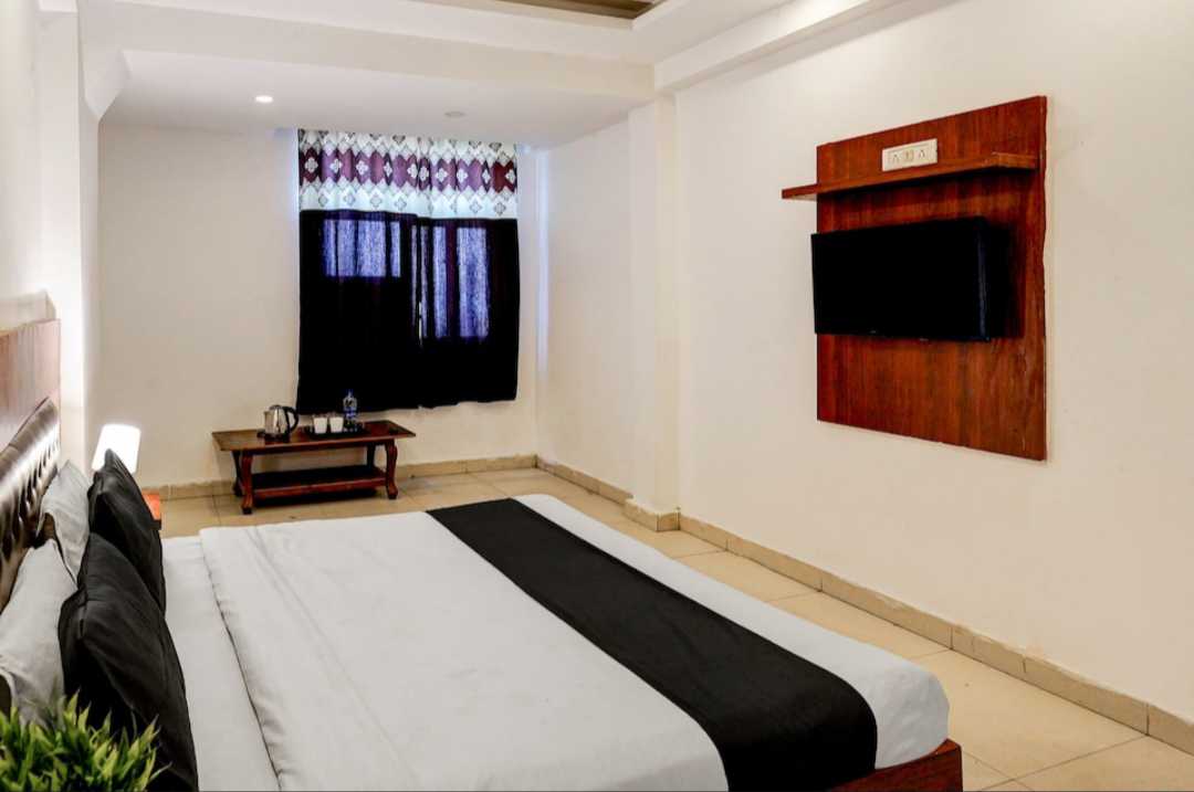 Hotel O Anshu B&B - Tap to explore photos