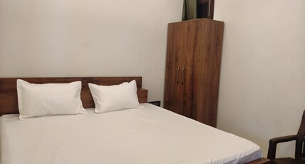 M/S Hotel Sangree Room Type - Deluxe Non Ac Room