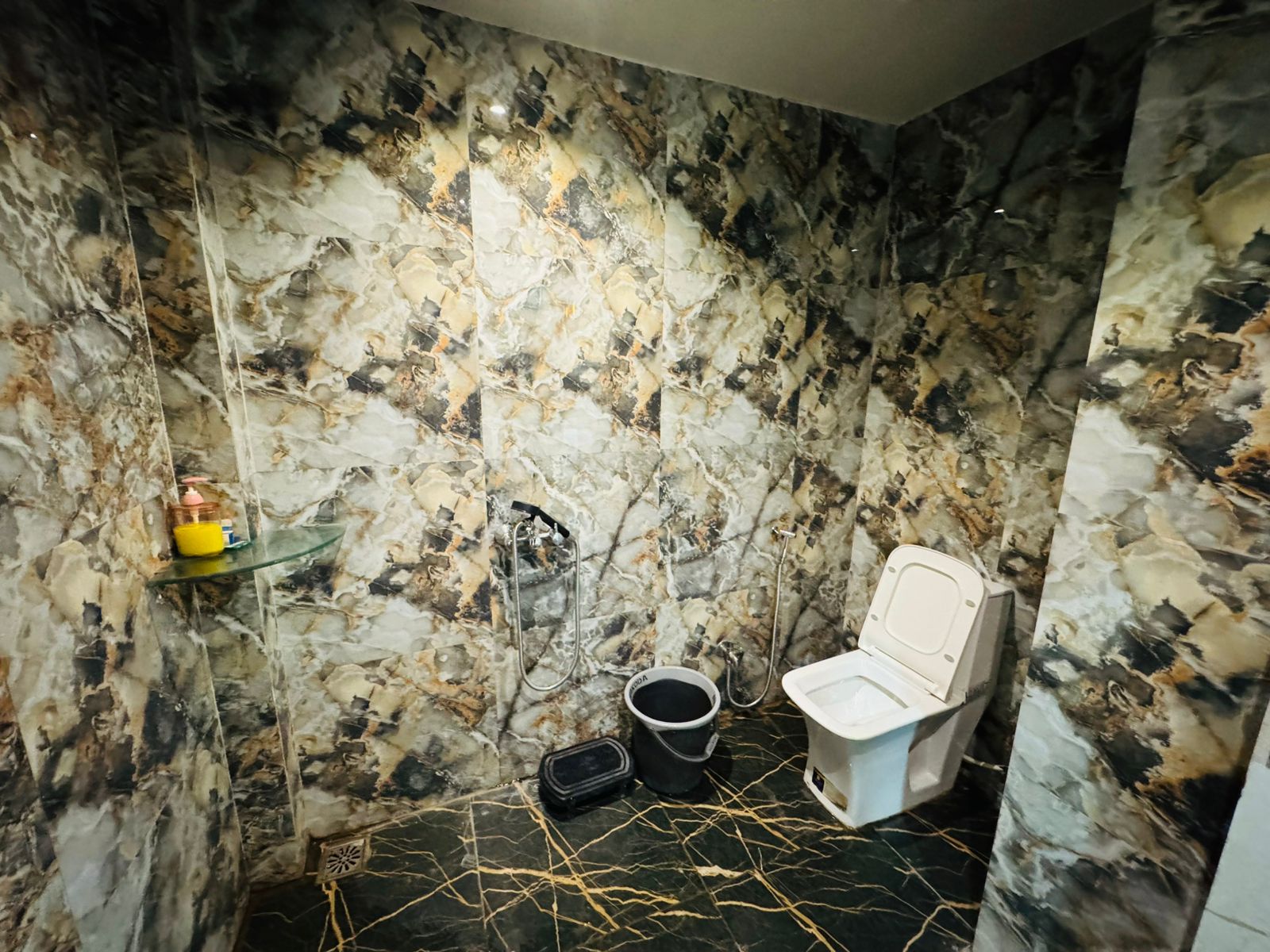 Hotel Shri Arjun Palace - Tap to explore photos