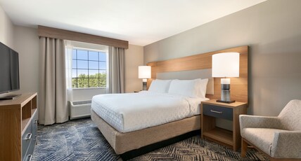 MainStay Suites Frederick Room Type - 1 King Studio Communication Mobility Accessible Shower