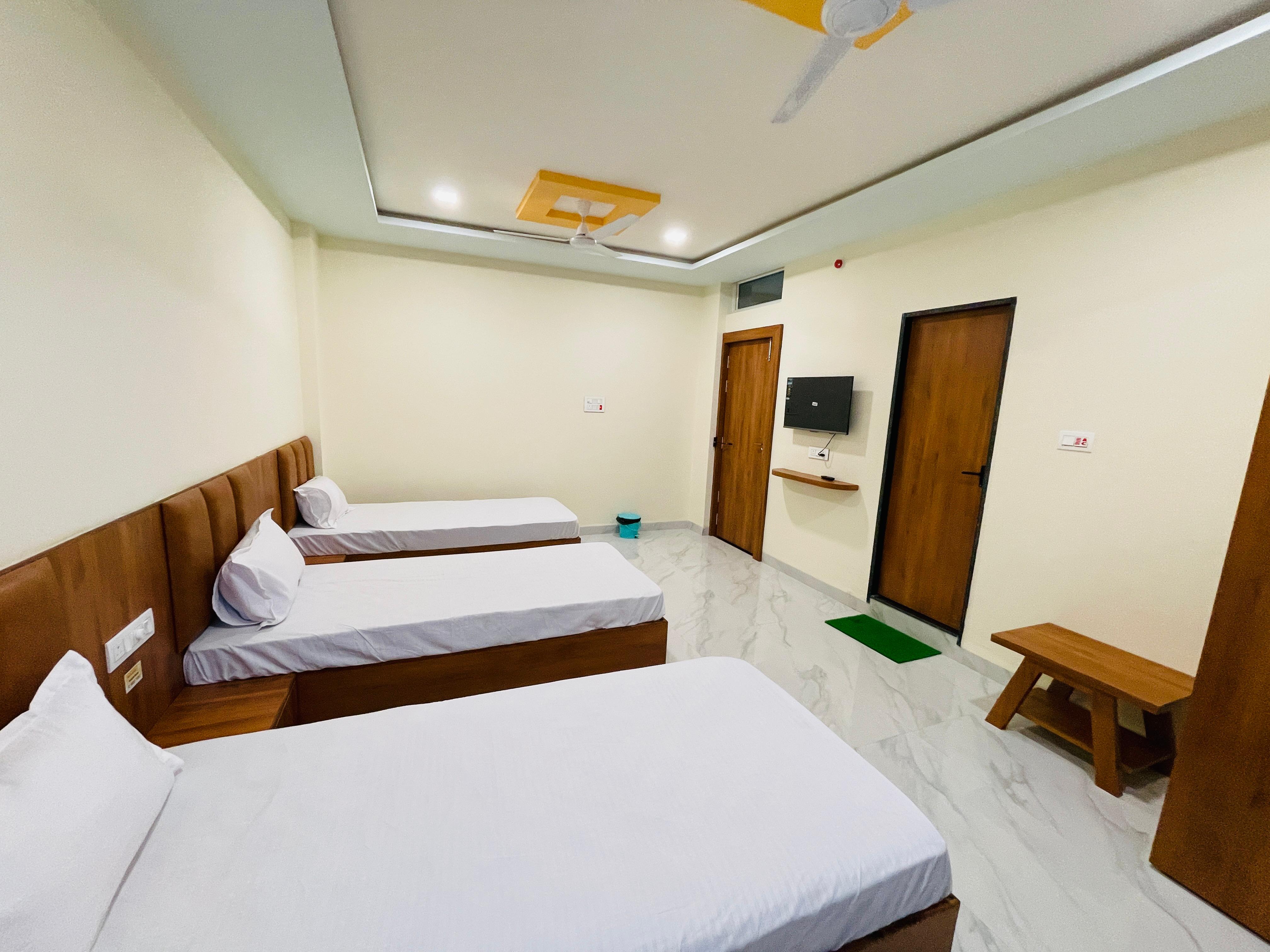 Hotel deluxe palace Agar malwa - Tap to explore photos