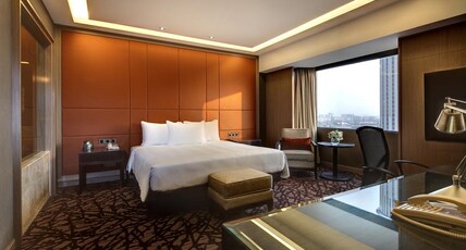 Hilton Petaling Jaya Room Type - KING EXECUTIVE SUITE Hilton Petaling Jaya Room Type - KING EXECUTIVE SUITE