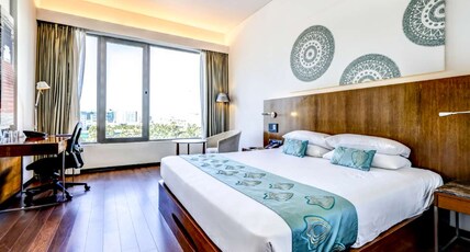 Vivanta Chennai, IT Expressway Room Type - Premium Room King bed