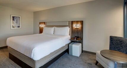 Holiday Inn Express Hotel & Suites Branson 76 Central, an IHG Hotel Room Type - 1 King Standard Communications Accessible Balcony Holiday Inn Express Hotel & Suites Branson 76 Central, an IHG Hotel Room Type - 1 King Standard Communications Accessible Balcony
