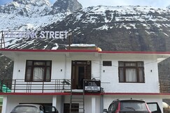 The Bunk Street - Sissu