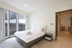 ELIVAAS Curated Modern 2BR with Partial Burj Khalifa View