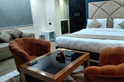 HOTEL RASHMI GRAND