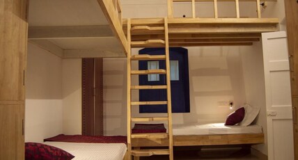 Roambay | Dorms & Cafe Room Type - Bed in 6 Bed Female Dorm