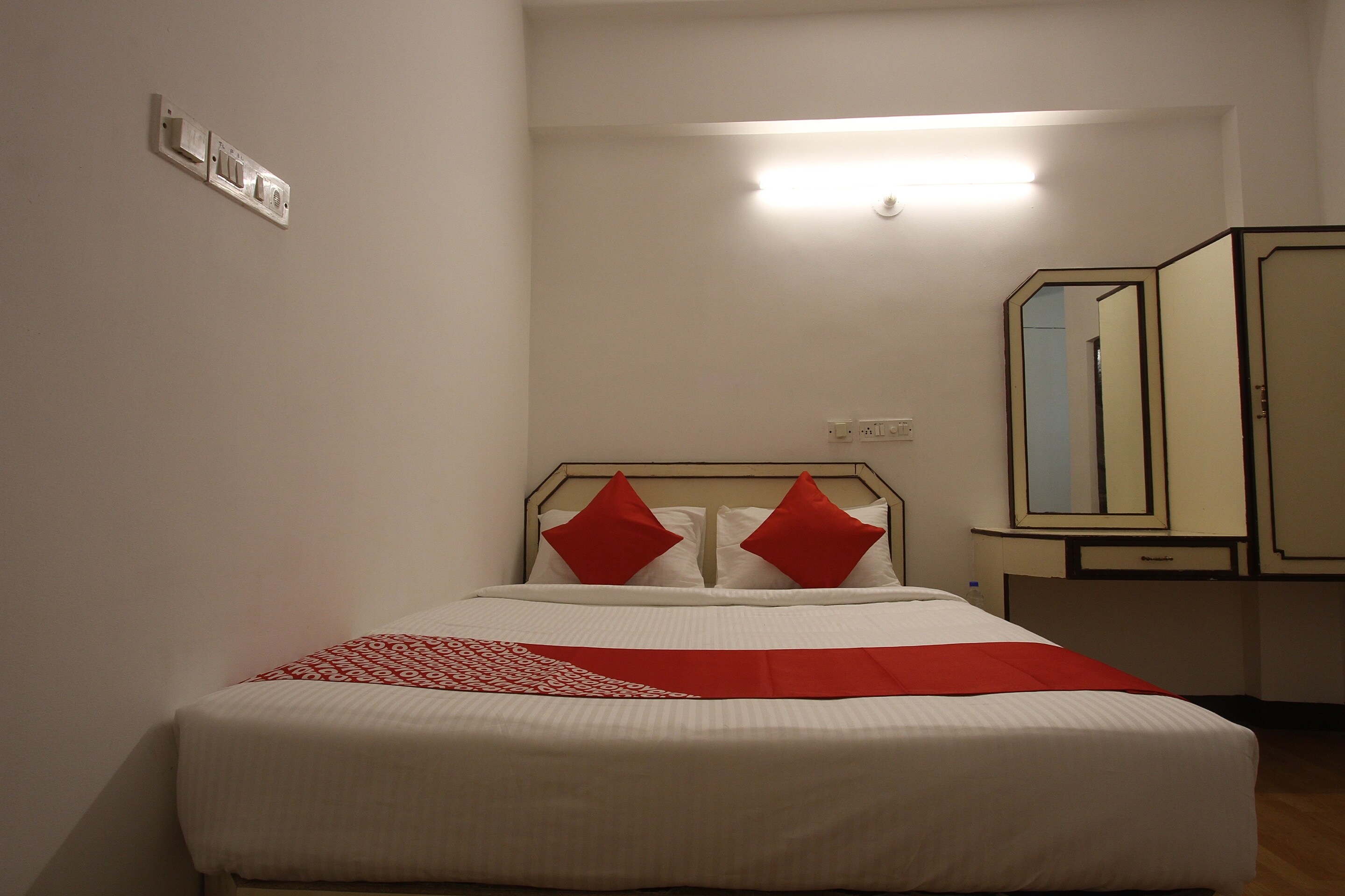 Townhouse Tirupur Old Bus Terminal Formerly MPS Residential Towers - Tap to explore photos