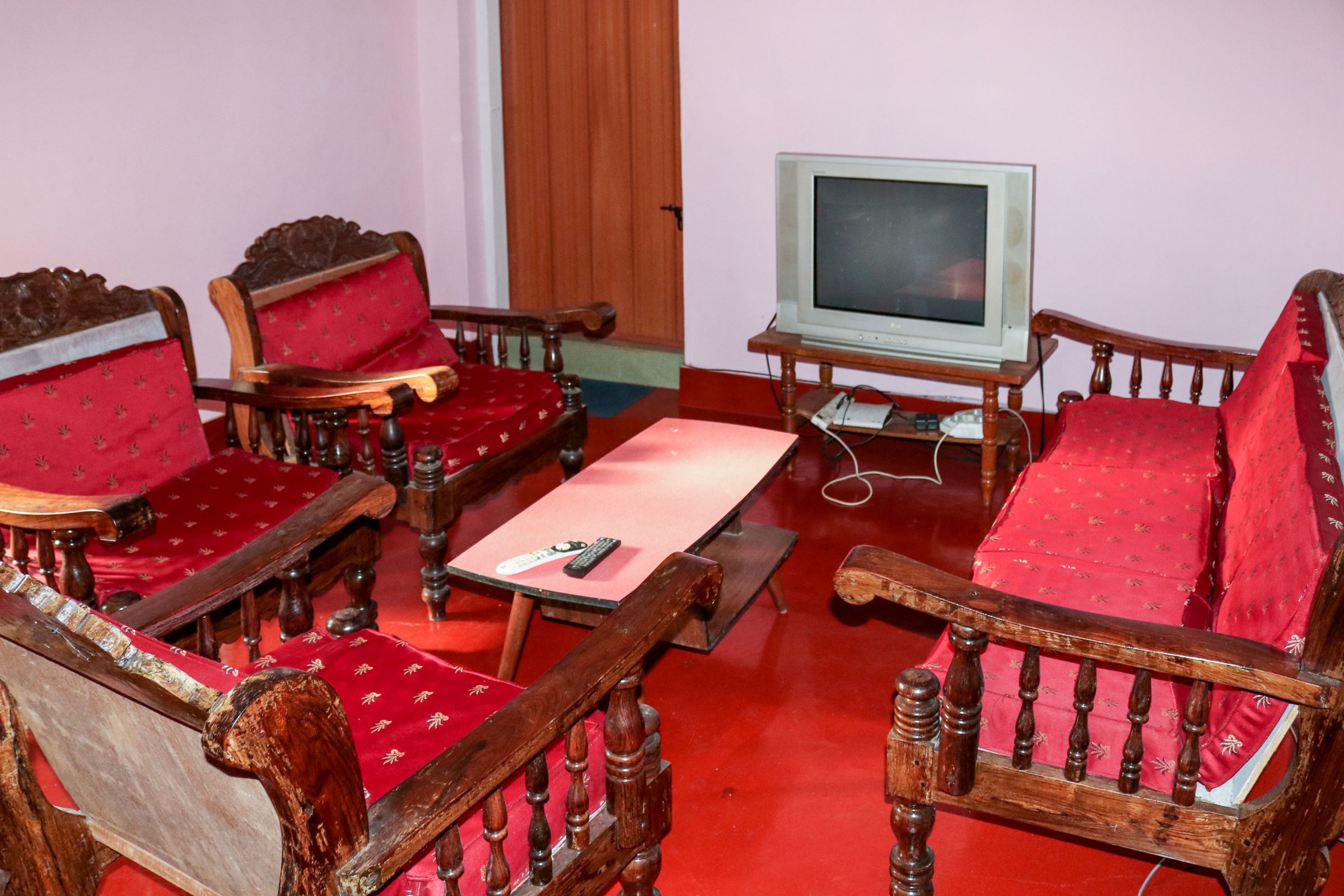 Coorg Naladi Holidays | Rooms & Caretaker - Tap to explore photos