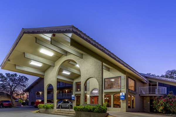 Best Western Sunday House Inn - Tap to explore photos