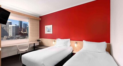 ibis Sydney Darling Harbour Room Type - Superior Room 2 Single Beds Darling Harbour View