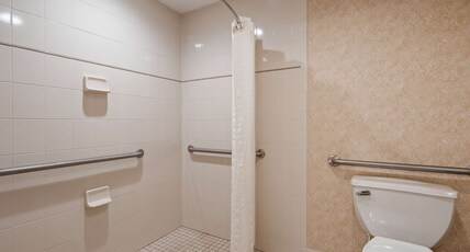Best Western Plus Silver Saddle Inn Room Type - Accessible - 2 King, Mobility Accessible, Roll In Shower, View, Non-Smoking, Full Breakfast Best Western Plus Silver Saddle Inn Room Type - Accessible - 2 King, Mobility Accessible, Roll In Shower, View, Non-Smoking, Full Breakfast