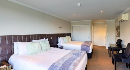 Marsden Lake Resort Room Type - Mountain View Studio - Ground Floor Marsden Lake Resort Room Type - Mountain View Studio - Ground Floor