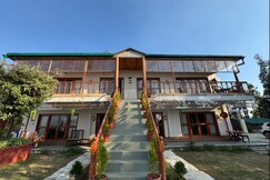 The HIMALAYAN WOODS MMT