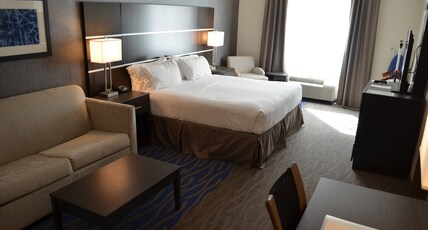 Holiday Inn Longview - North Room Type - 1 King Standard Mobil Access Roll Shwr