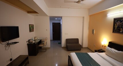 Shanti Seva Dham - Vrindavan Room Type - Dham Suite
