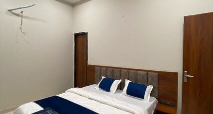 Hotel Vasudev- Near Toran Gate Room Type - Deluxe AC