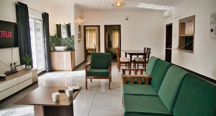 Spacious Retro Modern 2BR Home Panampilly Nagar Room Type - Spacious Retro Modern 2BR Home Panampilly Nagar