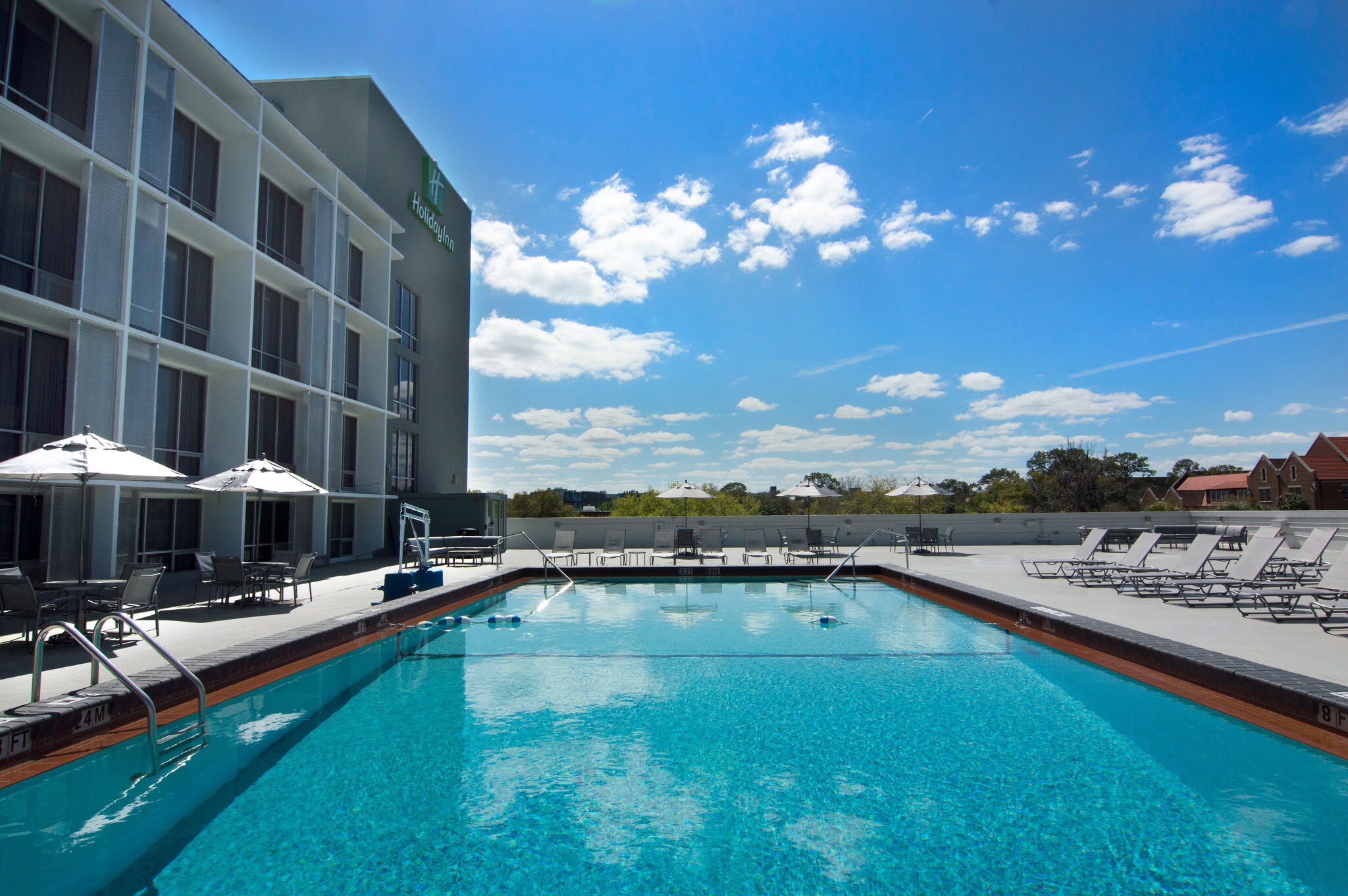 Holiday Inn GAINESVILLE-UNIVERSITY CTR - Tap to explore photos