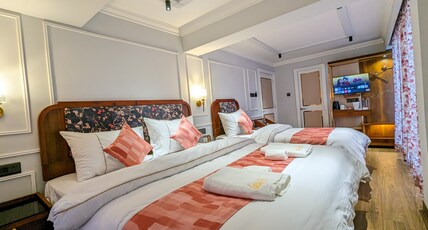 Hotel Sonar Bangla Darjeeling - 50mts from Mall Road Room Type - Super Deluxe Triple
