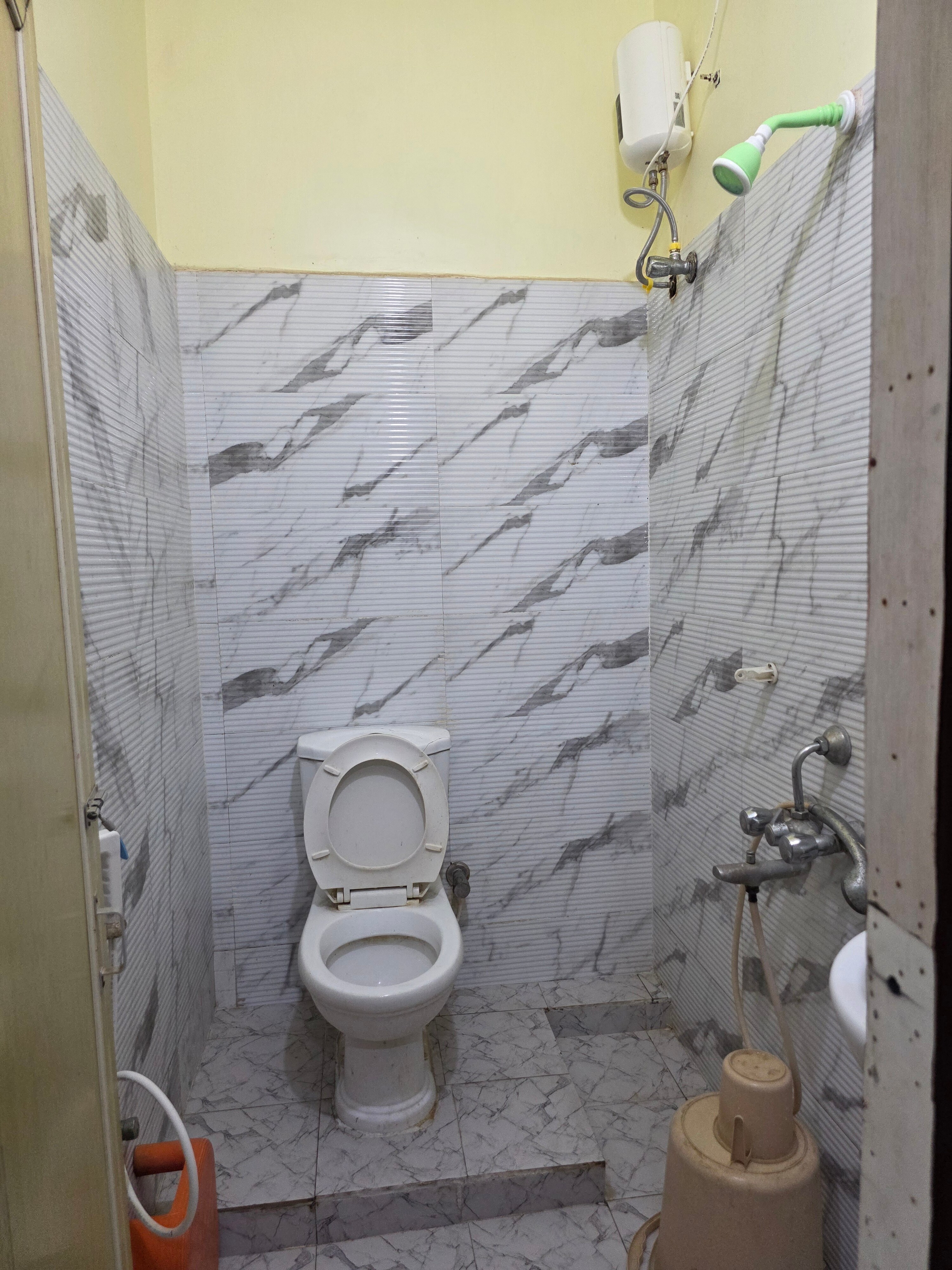 HOTEL ALAKA INN - Tap to explore photos