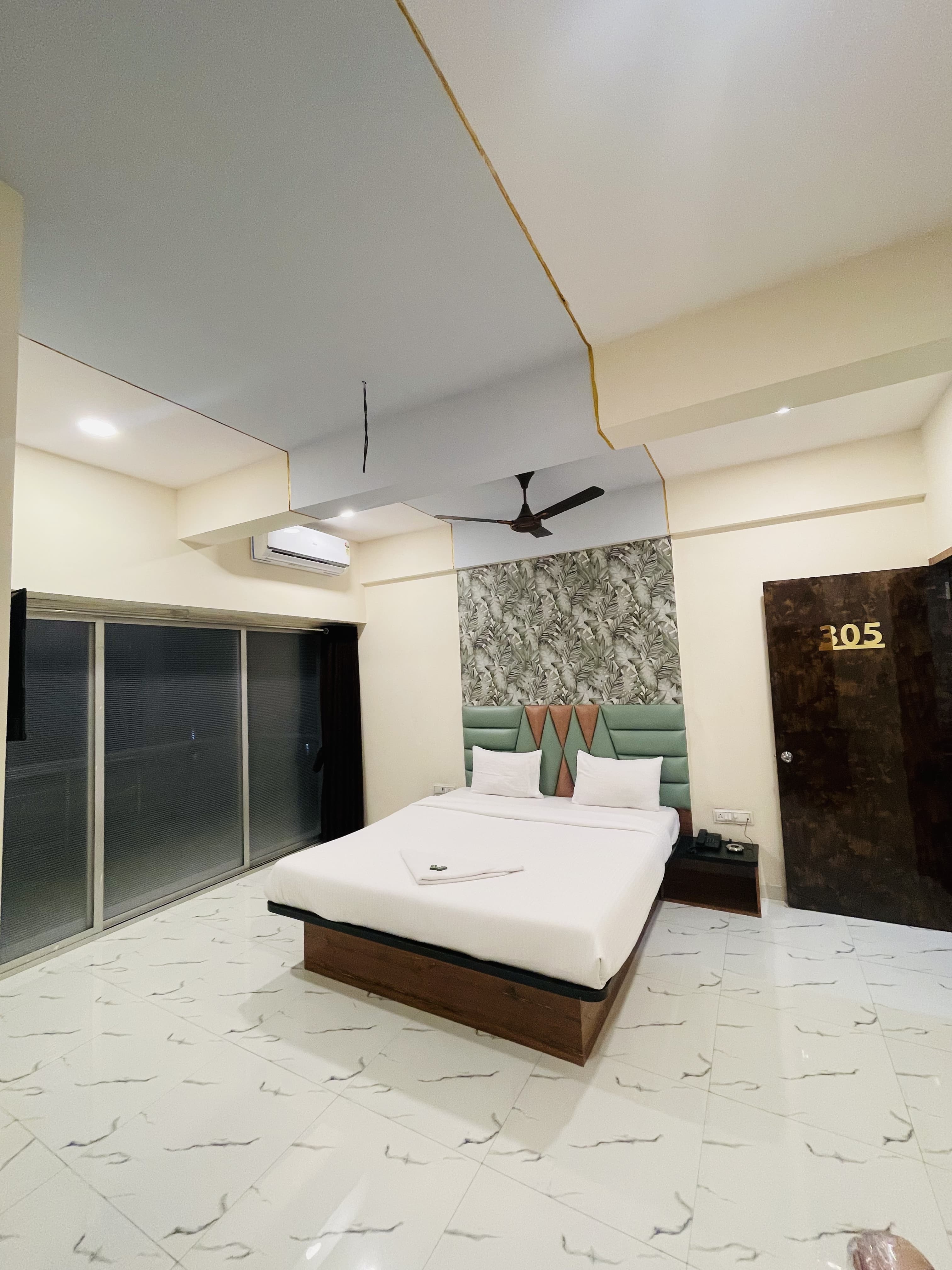 Hotel Balaji Residency - Tap to explore photos