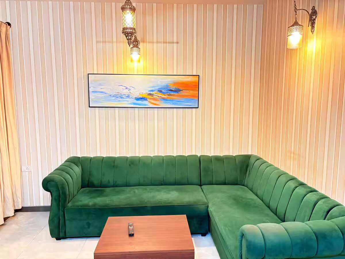 Nestoa Luxury 2BHK Service Apartment - Tap to explore photos