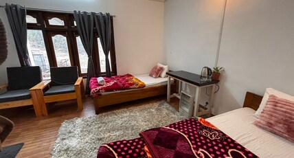 Divine Homestay Dirang Room Type - Double Room
