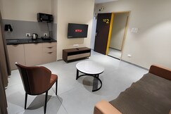 Ritz Hospitality 103