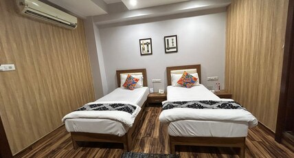 Hotel Kings Park A. B. Road Room Type - Twin Room
