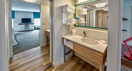 Hampton Inn & Suites Fort Myers-Estero/FGCU, FL Room Type - 1 KING STUDIO STE NONSMOK